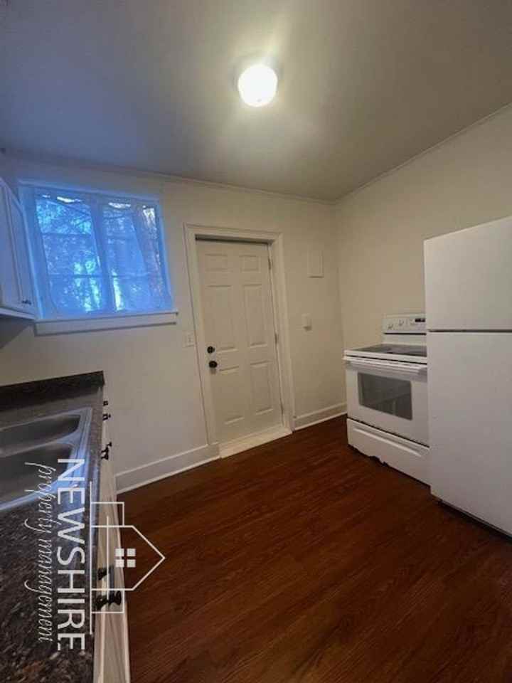 208 Crestfield Rd - Photo 2 of 8