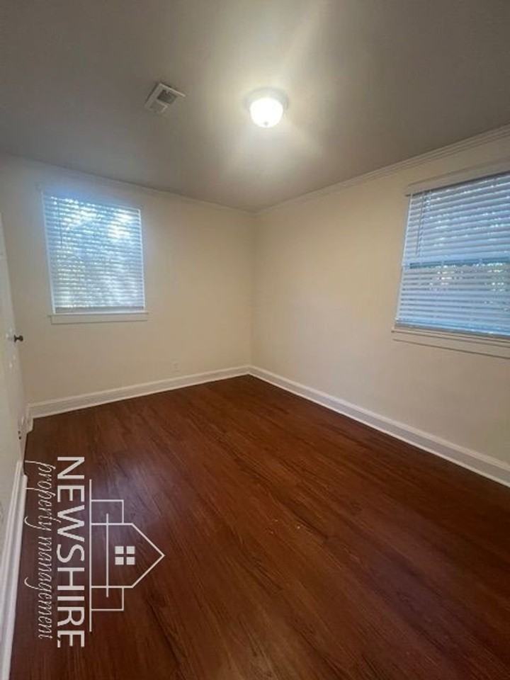 208 Crestfield Rd - Photo 6 of 8