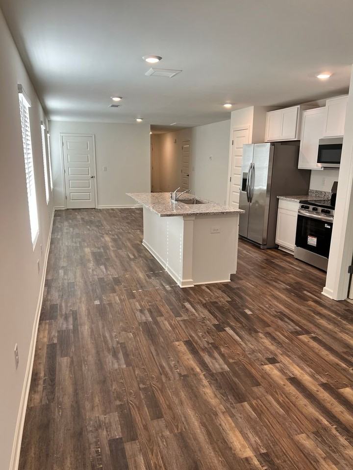 2491 Sky Dr - Photo 3 of 13