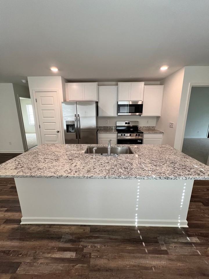 2491 Sky Dr - Photo 4 of 13