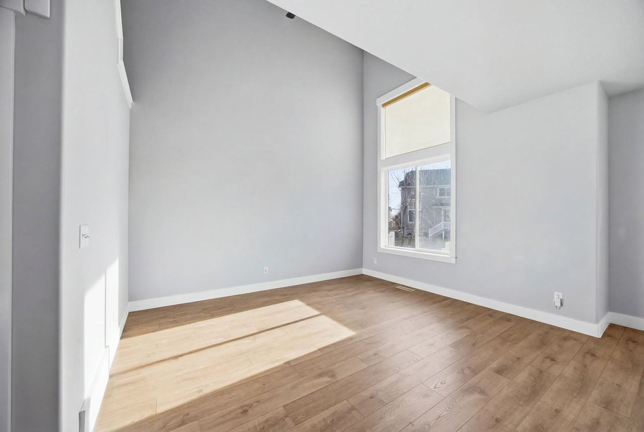 960 S 2040 W - Photo 5 of 43