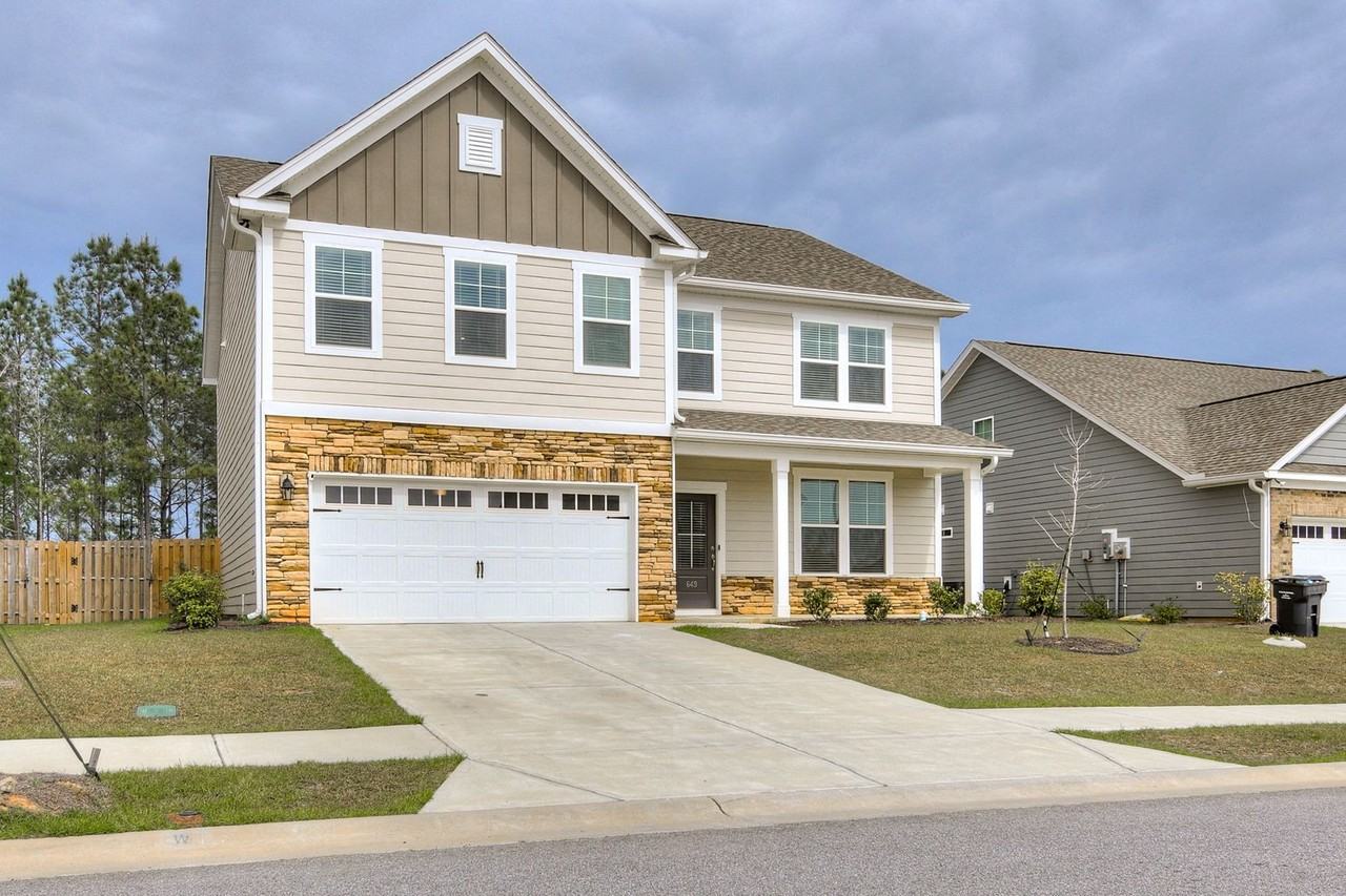 649 Garland Trl - Photo 3 of 41