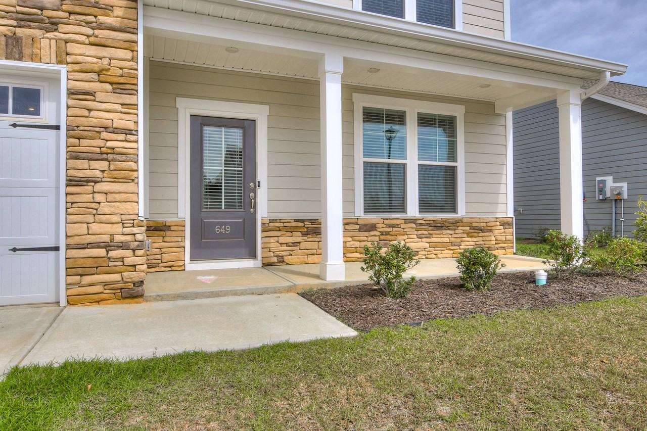 649 Garland Trl - Photo 4 of 41