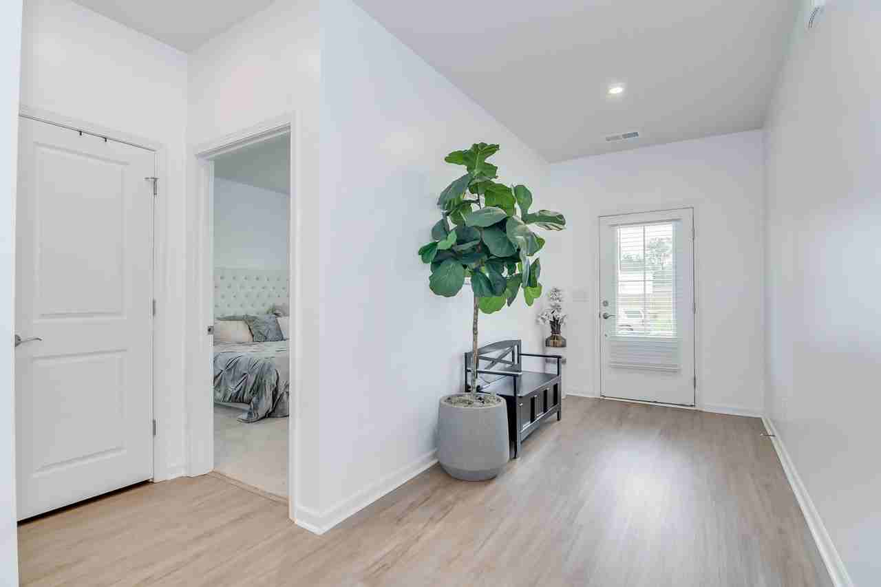 649 Garland Trl - Photo 5 of 41