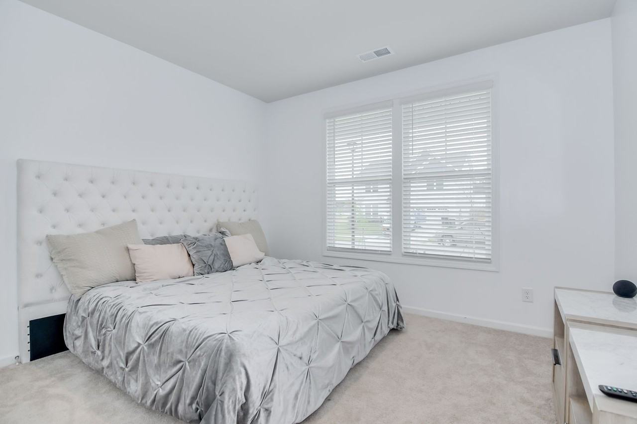 649 Garland Trl - Photo 7 of 41