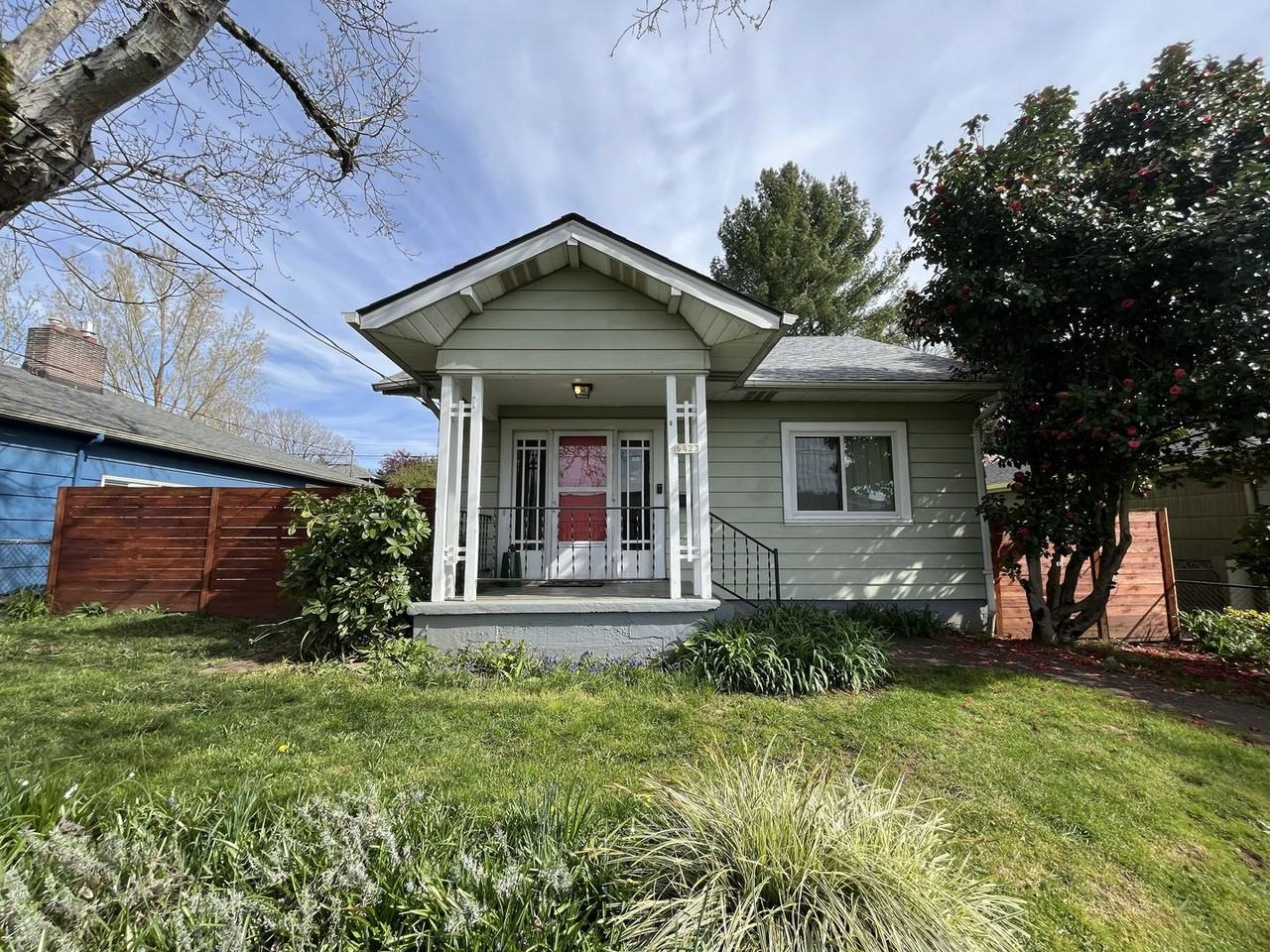 6423 N Yale St - Photo 3 of 34