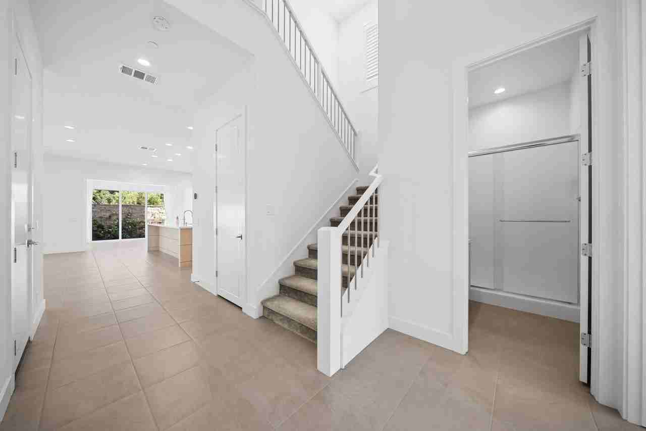 360 Riverbend - Photo 4 of 50