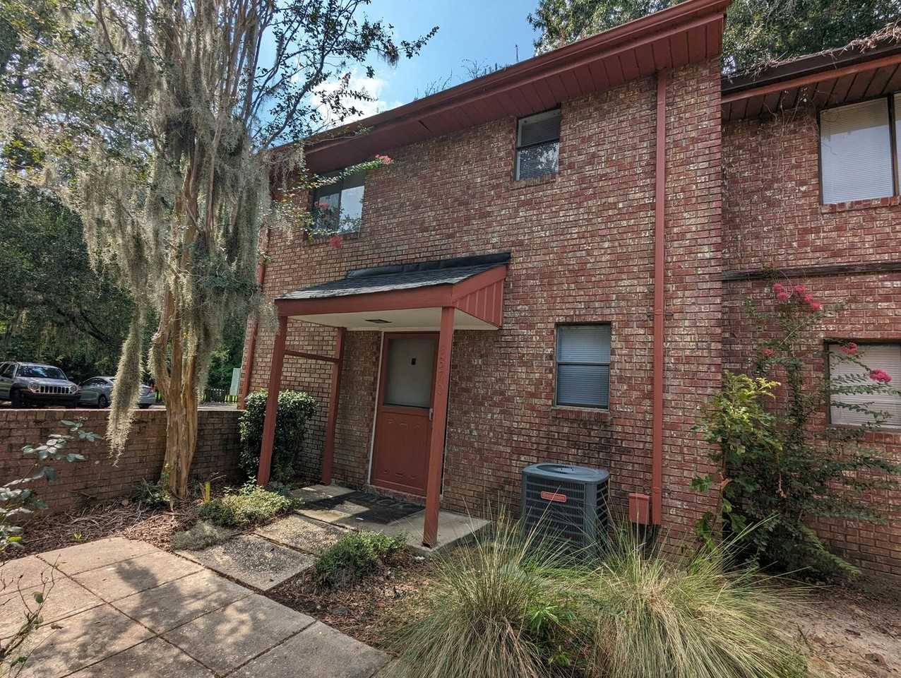 4370 Great Oak Dr - Photo 2 of 15