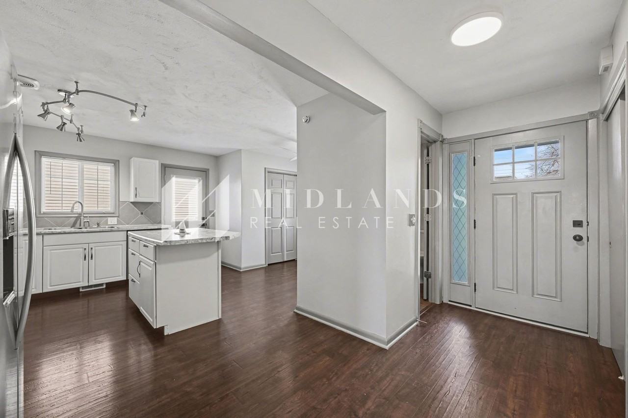 8109 Valley Rd - Photo 4 of 16