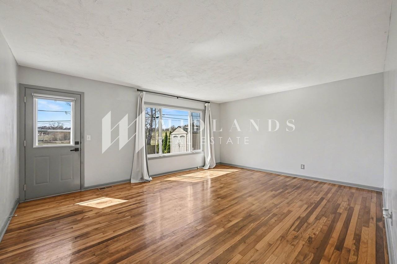 8109 Valley Rd - Photo 5 of 16