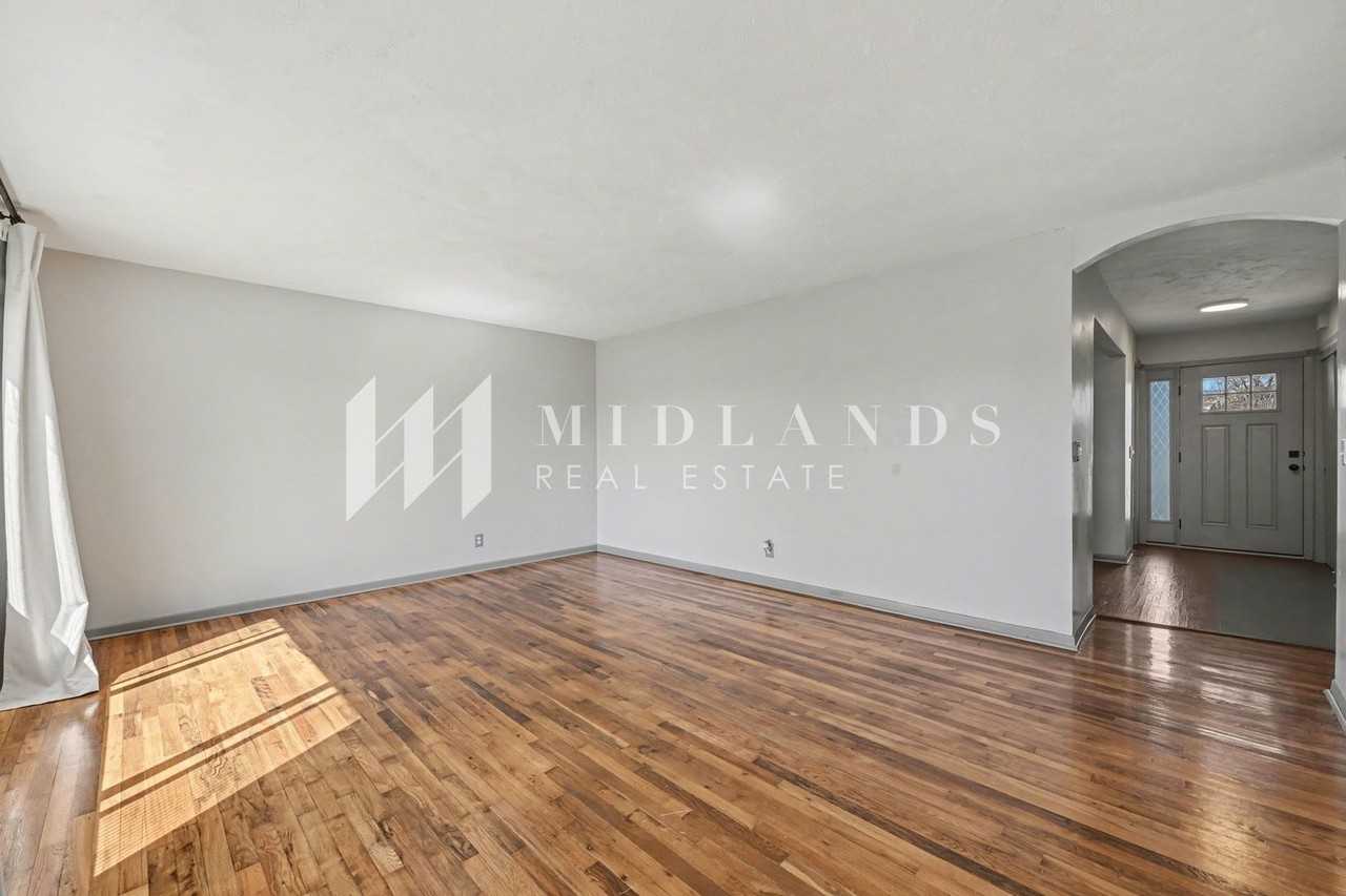 8109 Valley Rd - Photo 6 of 16