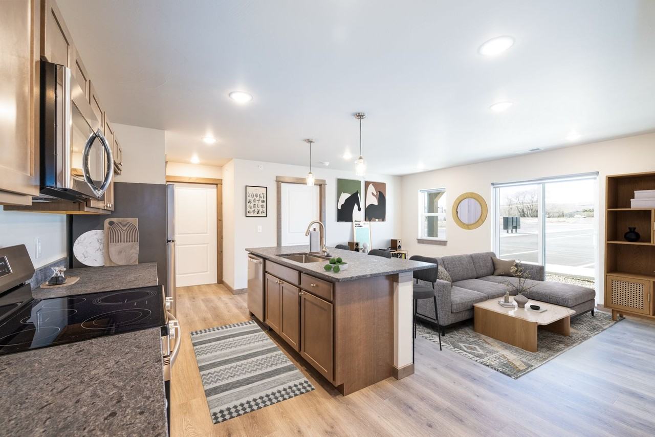 Gateway View Apartments - Photo 4 of 14