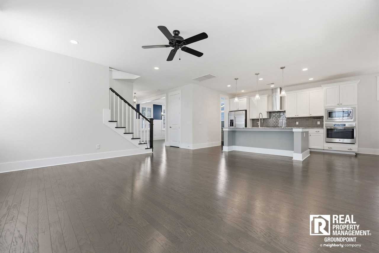 236 Oak View Way - Photo 3 of 26