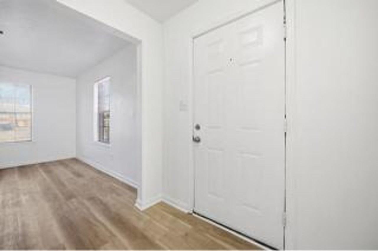 393 Jury Ln - Photo 4 of 23