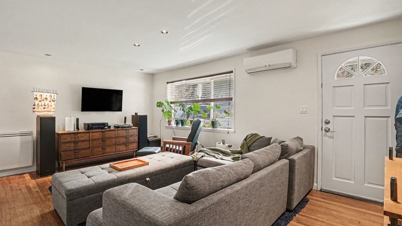 16738 10th Ave Ne - Photo 4 of 20