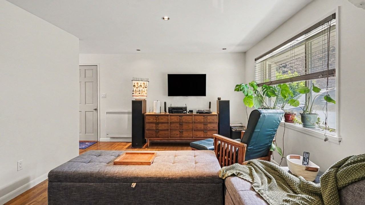 16738 10th Ave Ne - Photo 6 of 20