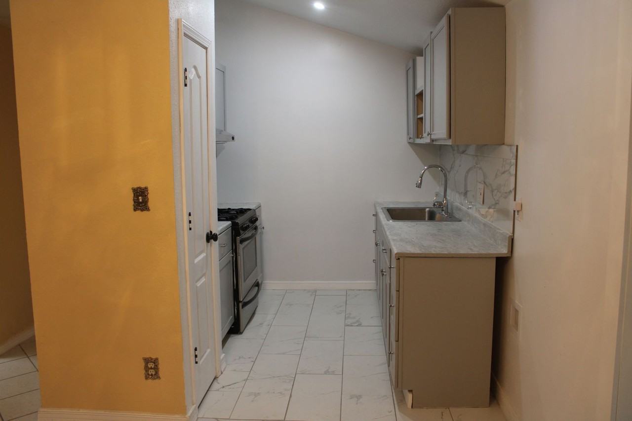 11724 Jennifer Dr - Photo 6 of 25