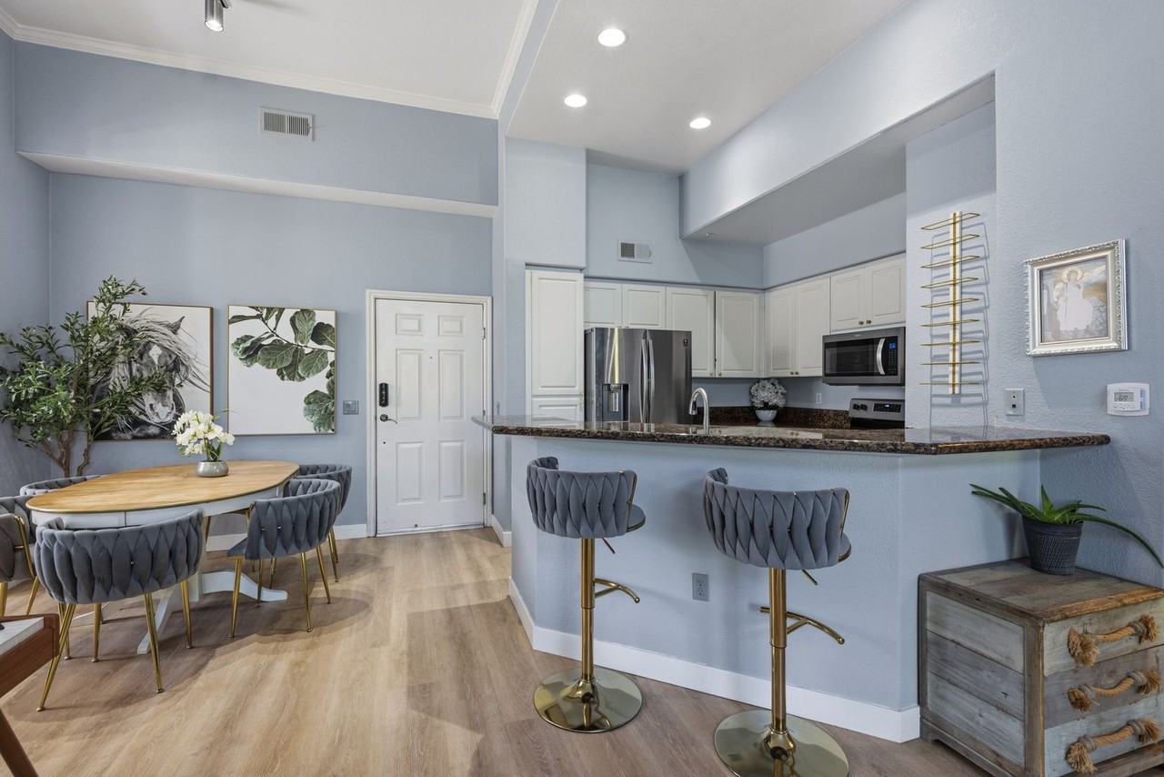 4155 Executive Dr - Photo 2 of 24