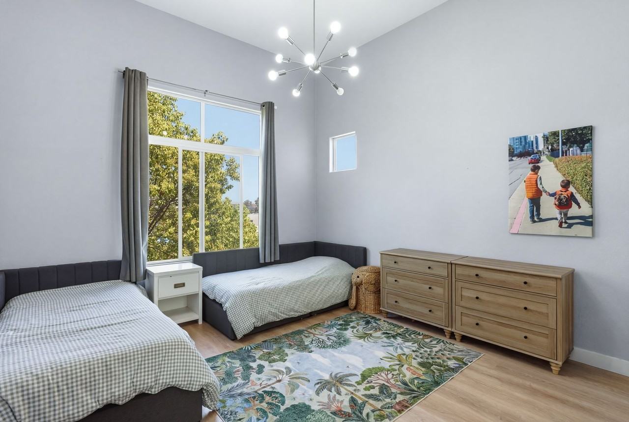 4155 Executive Dr - Photo 4 of 24