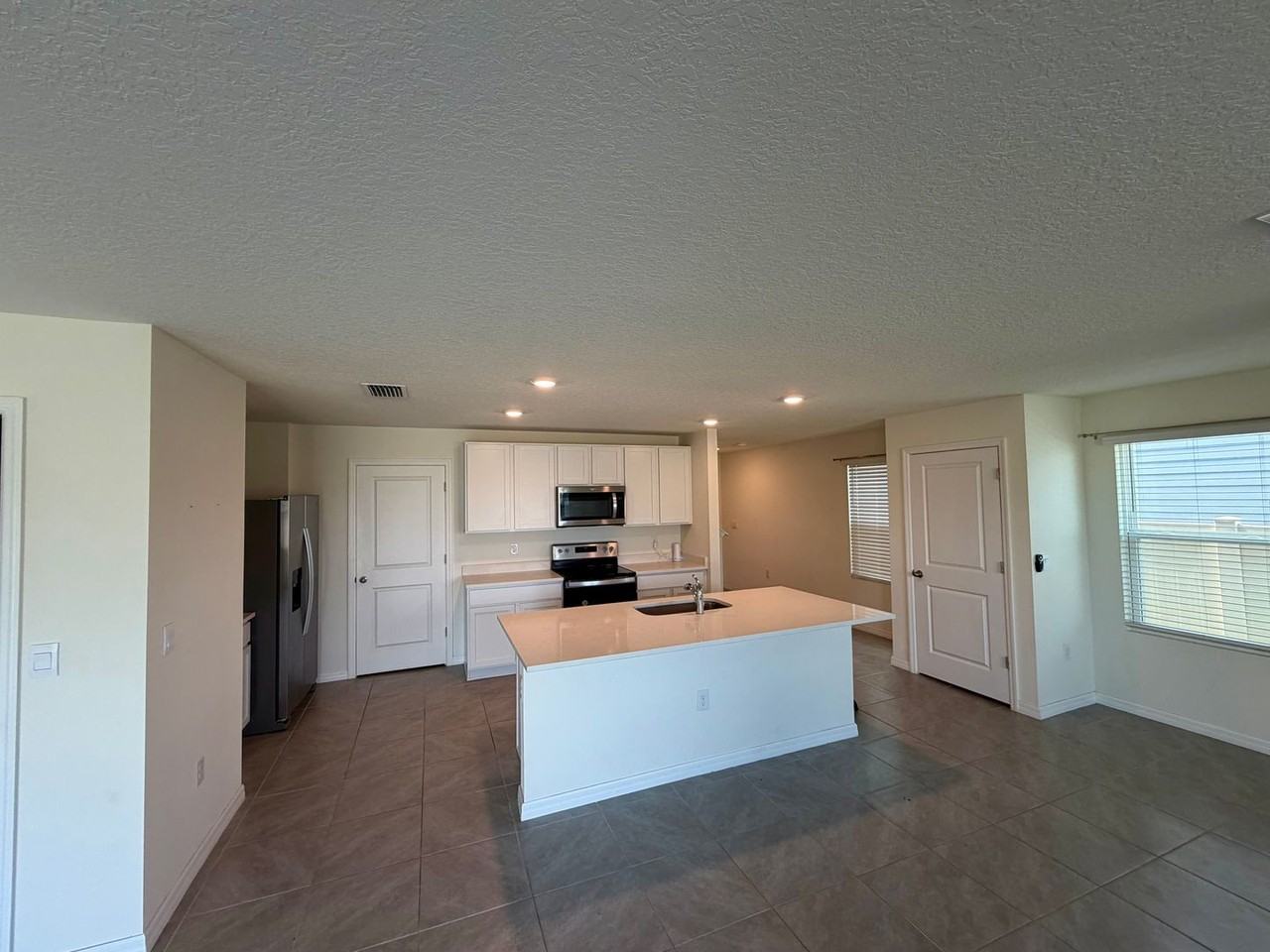 24706 Nw 11th Pl - Photo 3 of 33