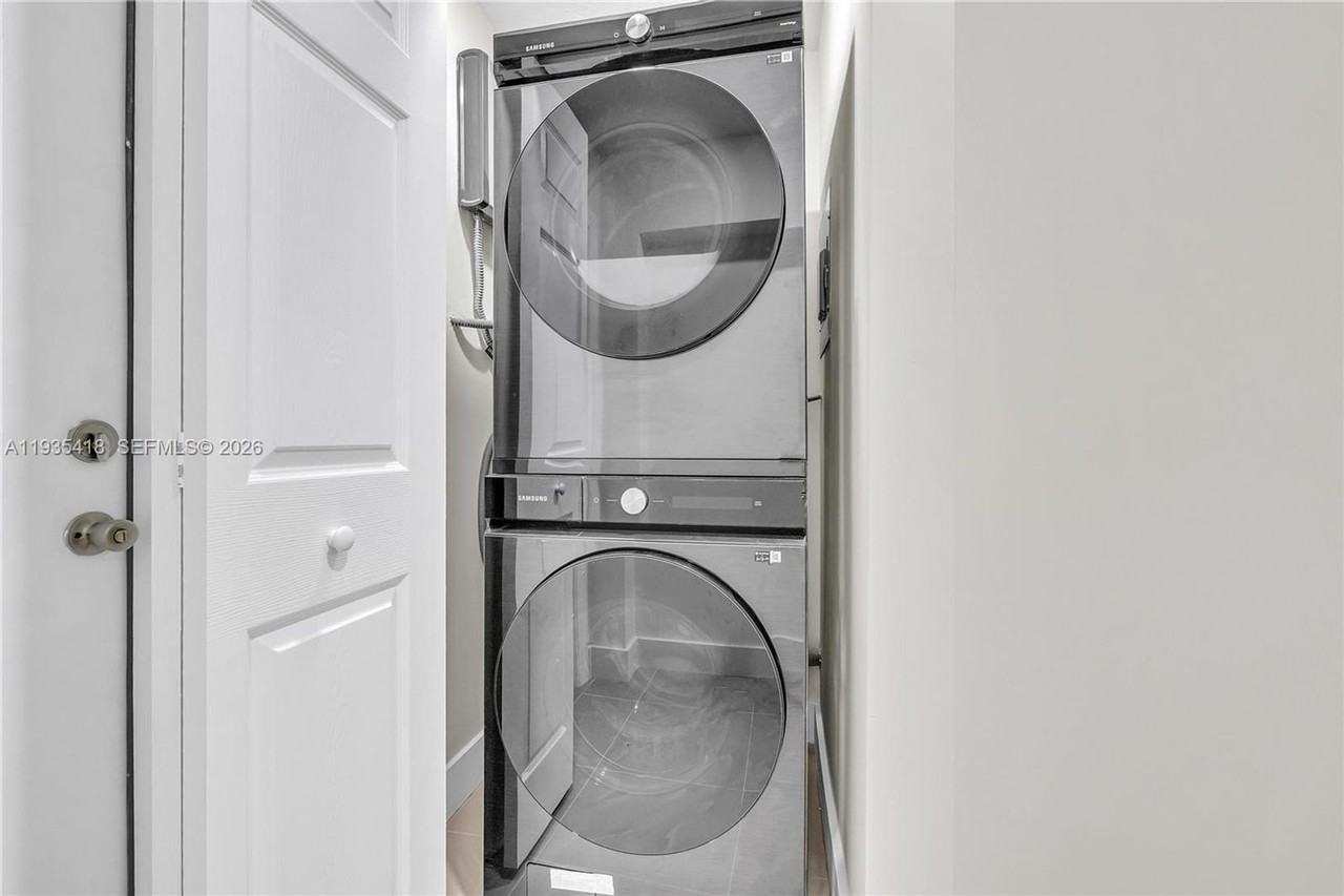 8400 Nw 25th St - Photo 5 of 13