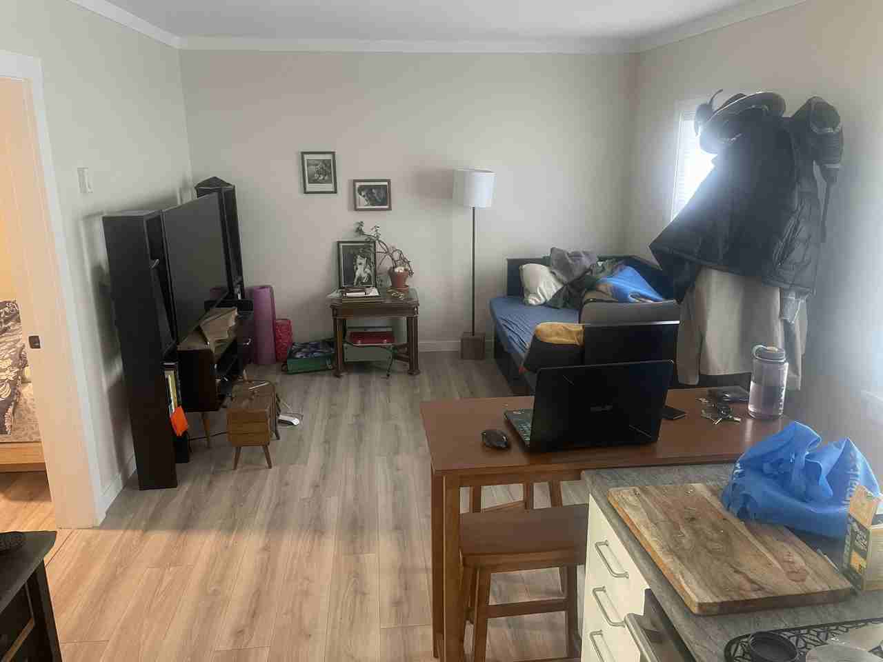 3843B Hayward Ave #1 - Photo 3 of 6