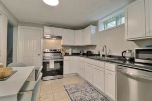 featured image of 5 Scarborough Ave Lowr Level