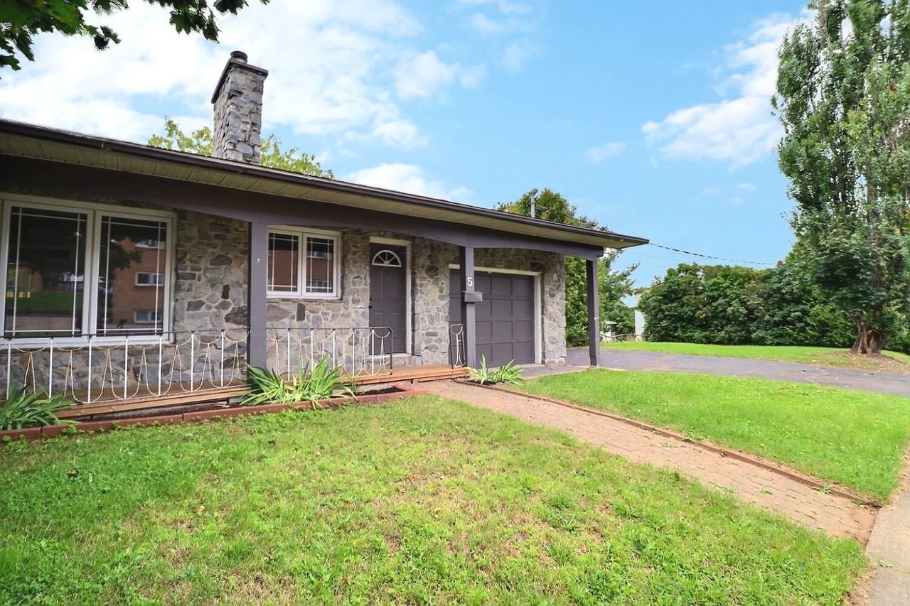 5 Scarborough Ave Lowr Level - Photo 4 of 30