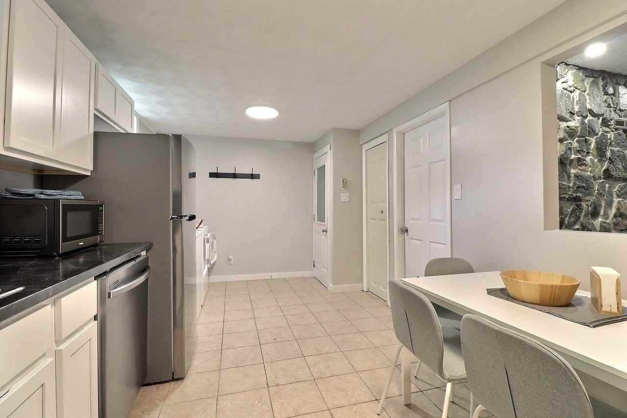 5 Scarborough Ave Lowr Level - Photo 5 of 30