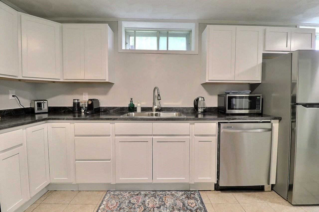 5 Scarborough Ave Lowr Level - Photo 6 of 30