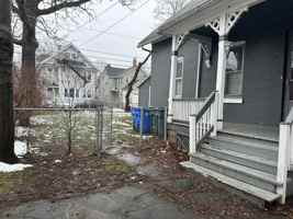 featured image of 30 Boardman St #1