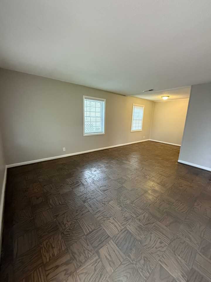 537 Grant St #1 - Photo 2 of 9