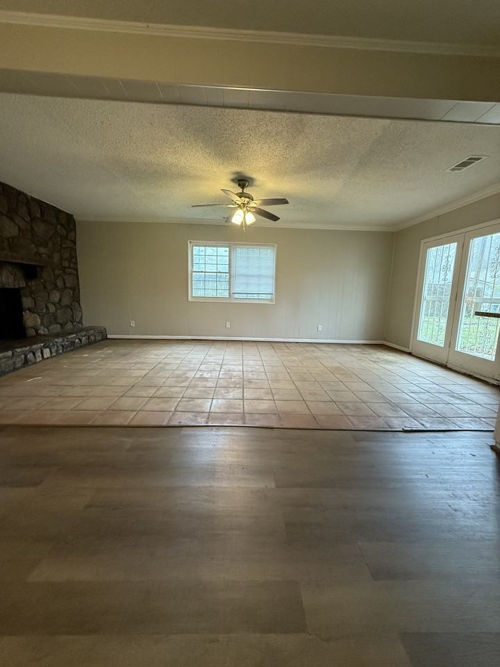 537 Grant St #1 - Photo 4 of 9