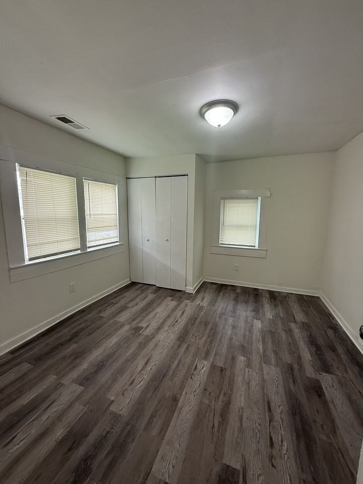 3729 Pine Ave Sw #1 - Photo 3 of 8