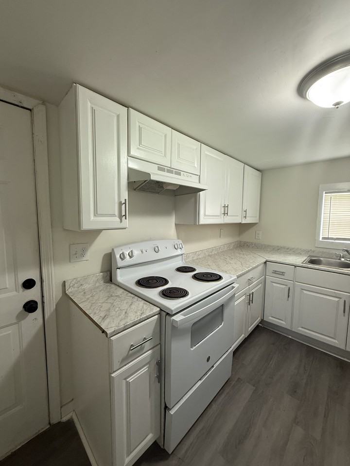 3729 Pine Ave Sw #1 - Photo 4 of 8