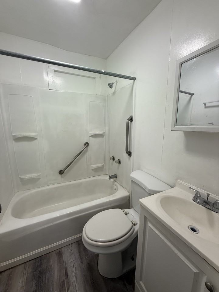 3729 Pine Ave Sw #1 - Photo 5 of 8