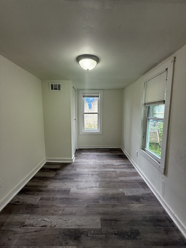 3729 Pine Ave Sw #1 - Photo 7 of 8