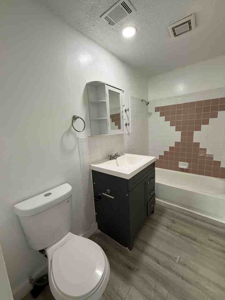 3728 Hickory Ave Sw #1 - Photo 7 of 10