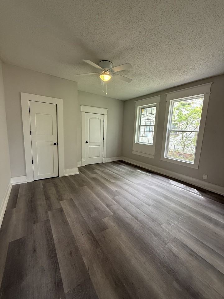 1701 Avenue I #1 - Photo 6 of 7