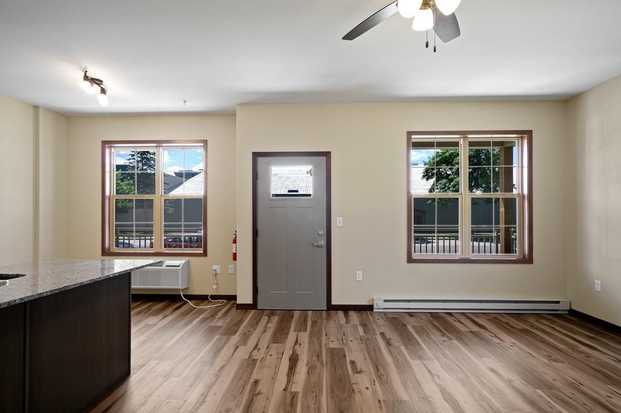 902 Menomonie St, Eau Claire, WI, USA - 13 #13 - Photo 4 of 12