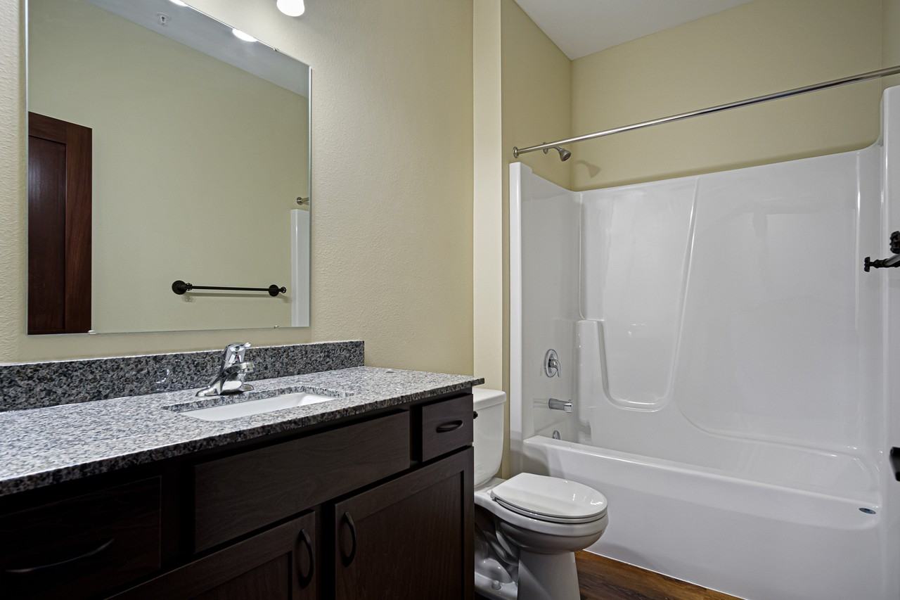 902 Menomonie St, Eau Claire, WI, USA - 21 #21 - Photo 4 of 11