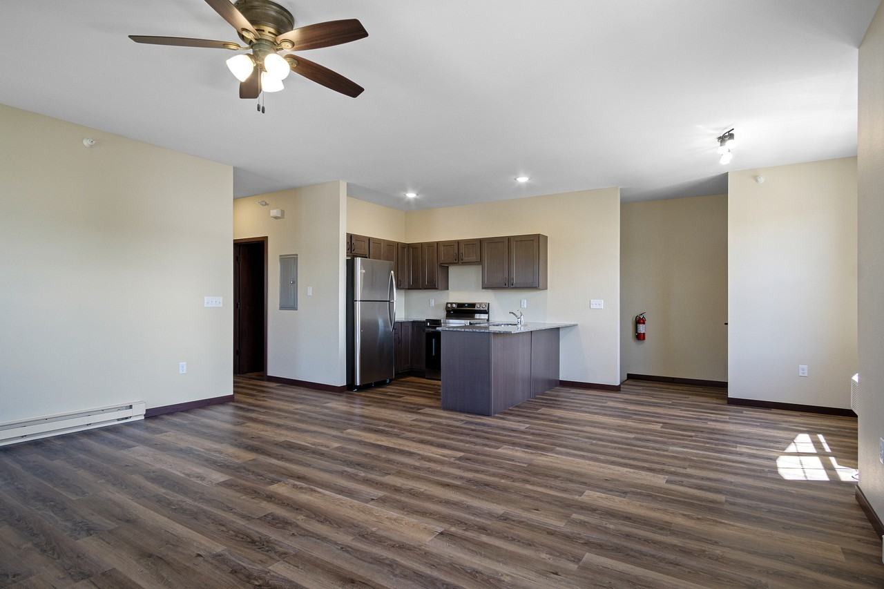 902 Menomonie St, Eau Claire, WI, USA - 32 #32 - Photo 4 of 17