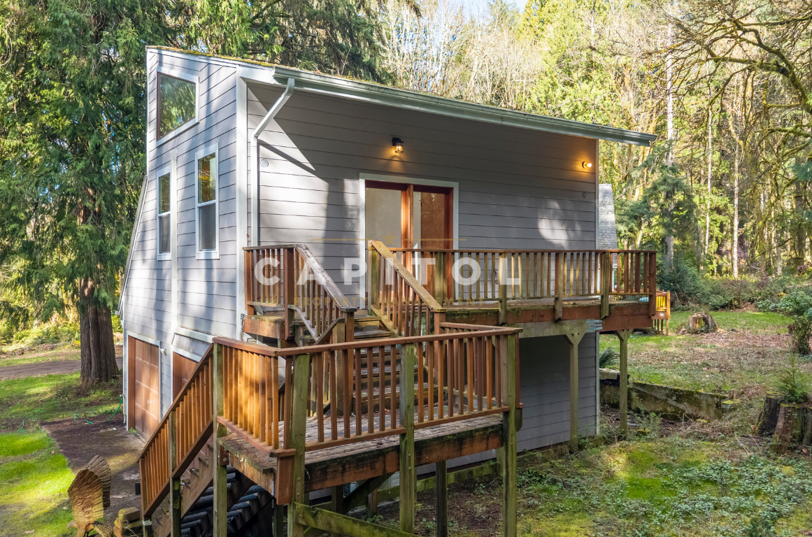 4128 Meridian Rd Ne - Photo 3 of 18