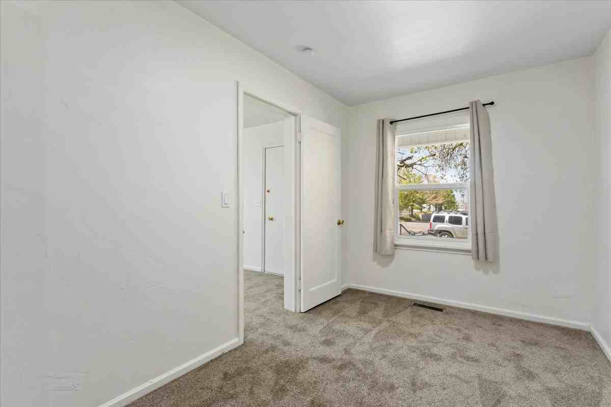 2342 Adams Ave #1 - Photo 6 of 12