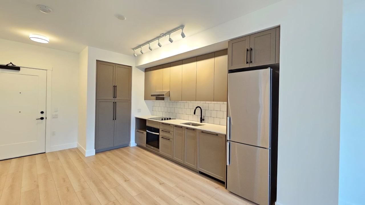 8750 University Crescent #9F - Photo 7 of 14