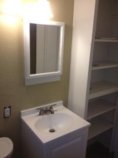 912 Ne 4th Ave - Photo 5 of 6