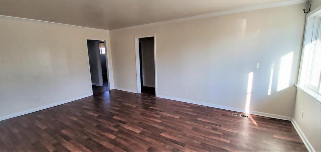 304 Wind Ave Nw - Photo 3 of 8