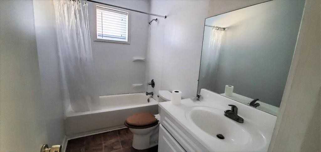 304 Wind Ave Nw - Photo 6 of 8