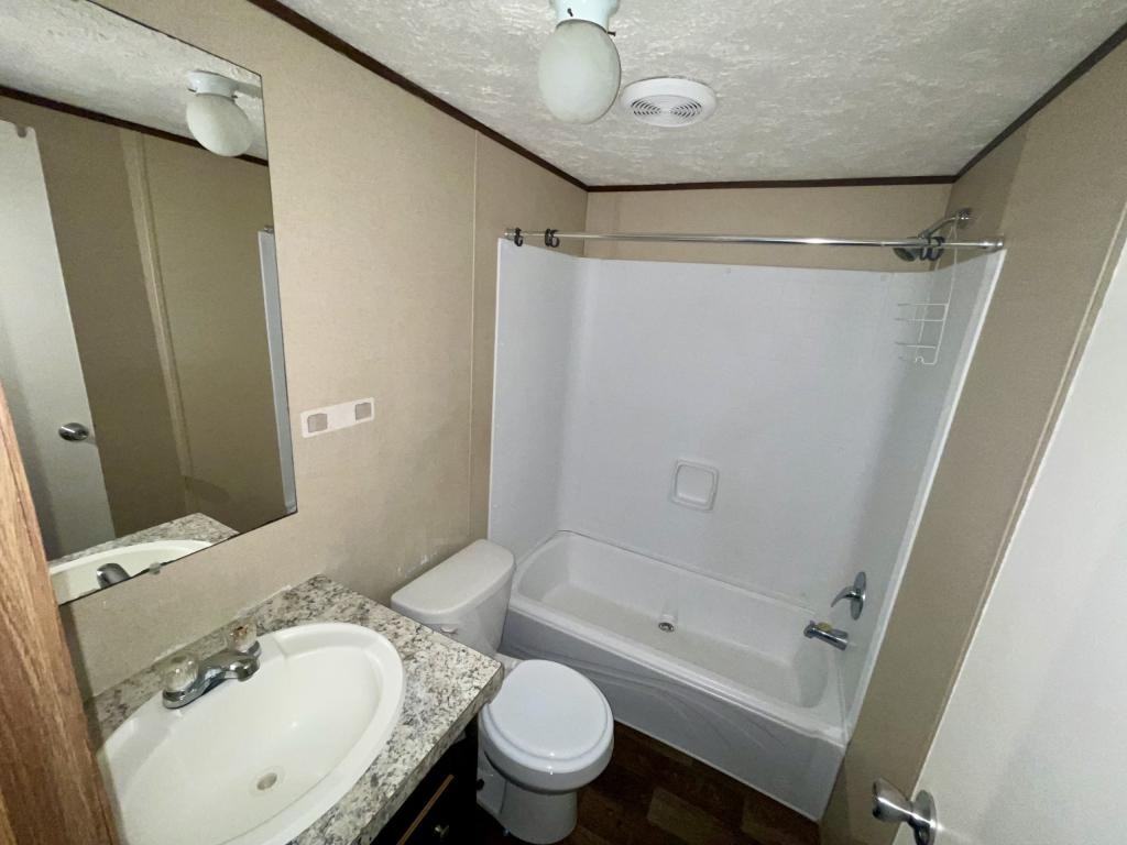 555 Crandlemire Rd - Photo 5 of 9