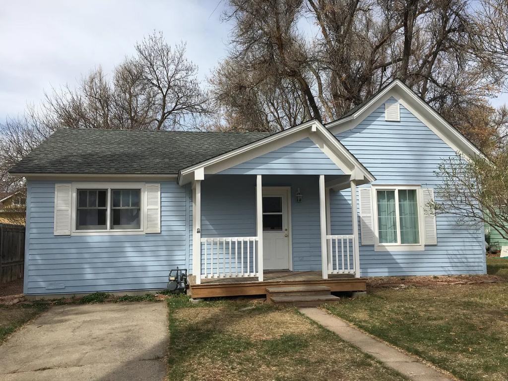 819 5th St - Photo 2 of 8